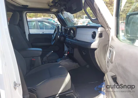 2024 Jeep Wrangler 4Xe Sahara 4Xe z USA, uszkodzony, nr VIN 1C4RJXP65RW225600